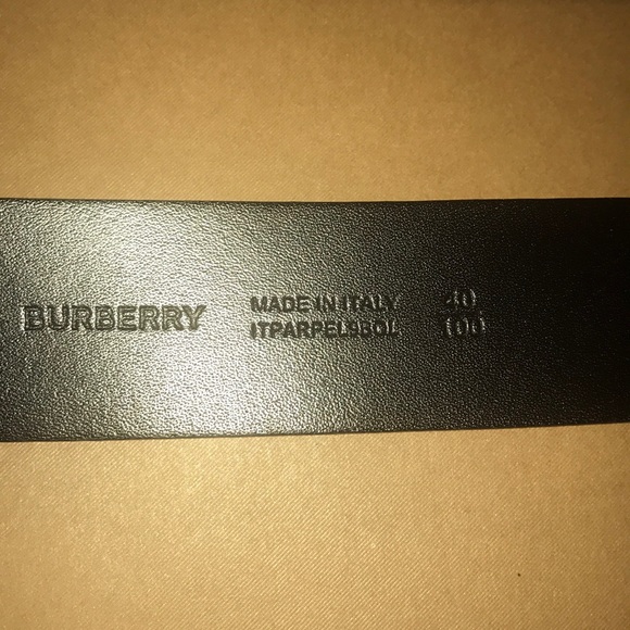 Men’s Burberry belt - Picture 2 of 3